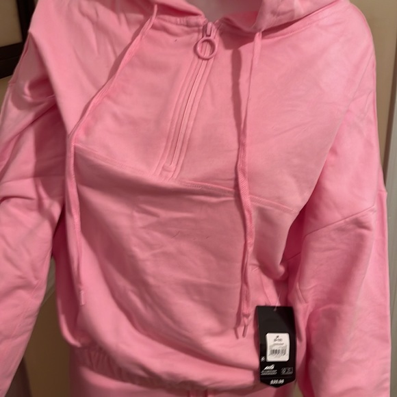 Wide leg sweatpants with pockets and sweatshirt with a hood and big pocket - Picture 2 of 4